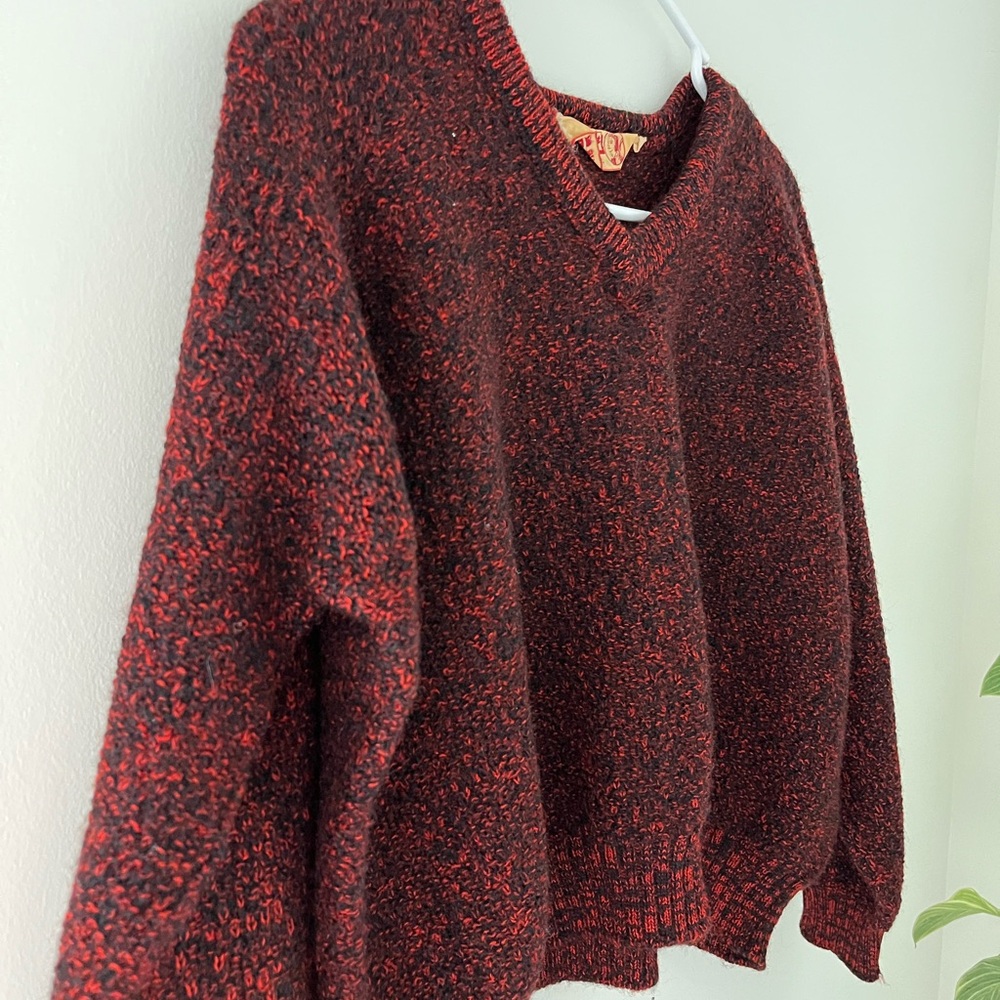 Vintage St Margaret Red and Black Knit Sweater